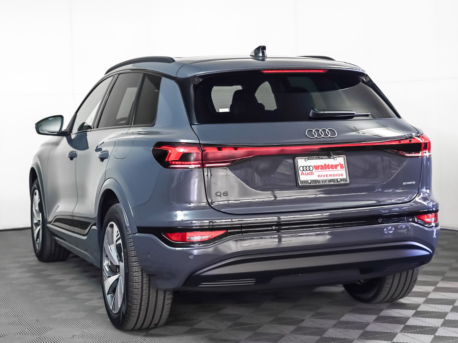 2025 Audi Q6 E-tron Premium Plus photo 2