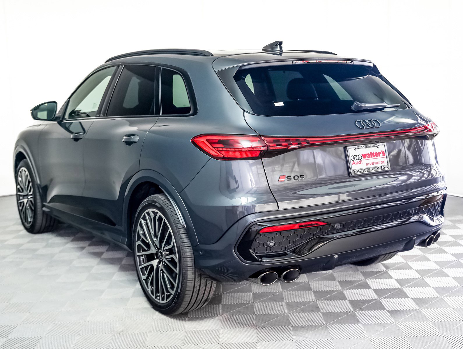 2025 Audi SQ5 Premium Plus photo 2
