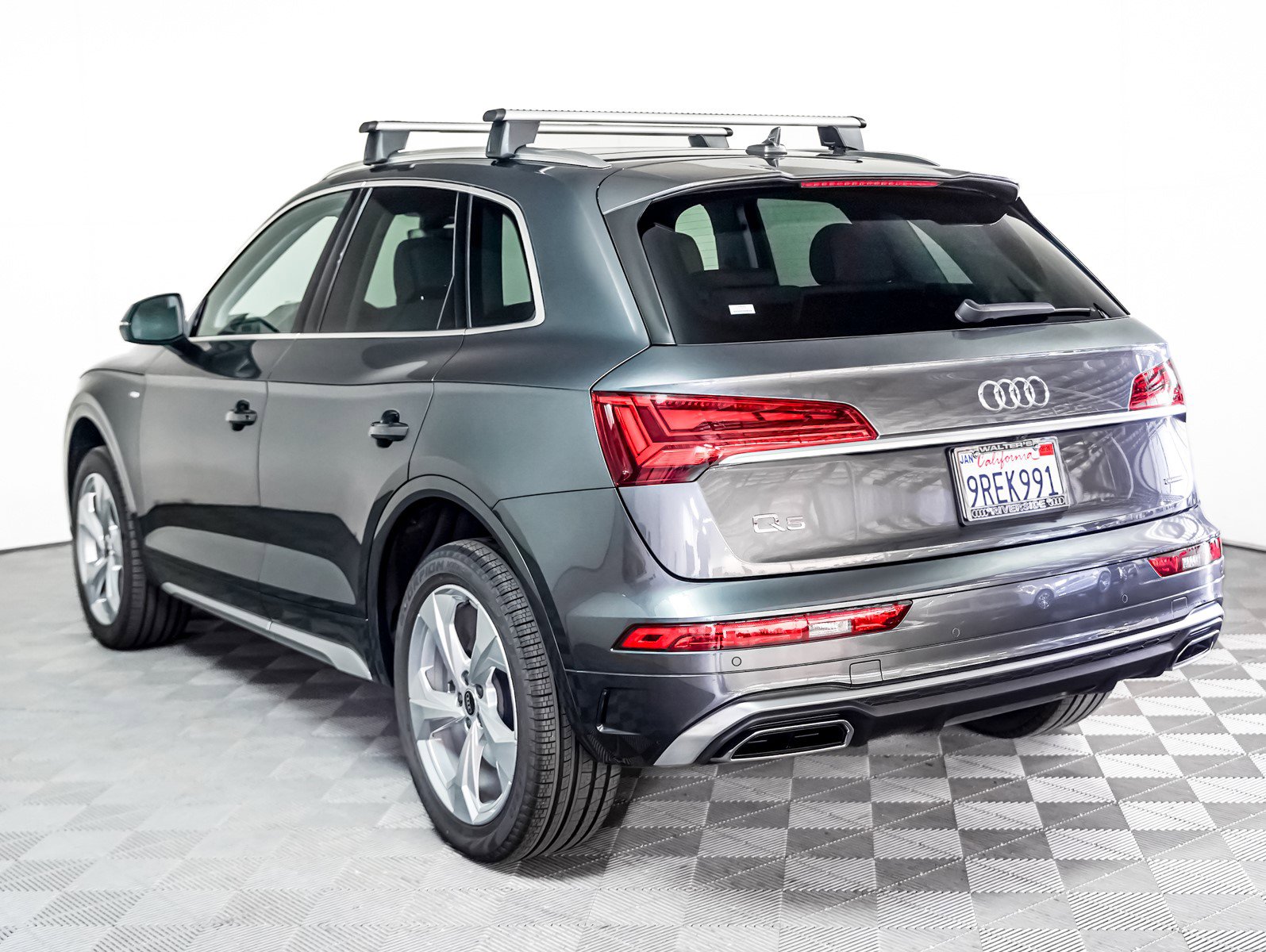 2025 Audi Q5 S line Premium Plus photo 2