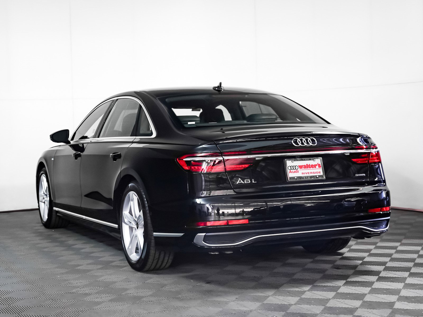 2025 Audi A8 L 55 photo 2