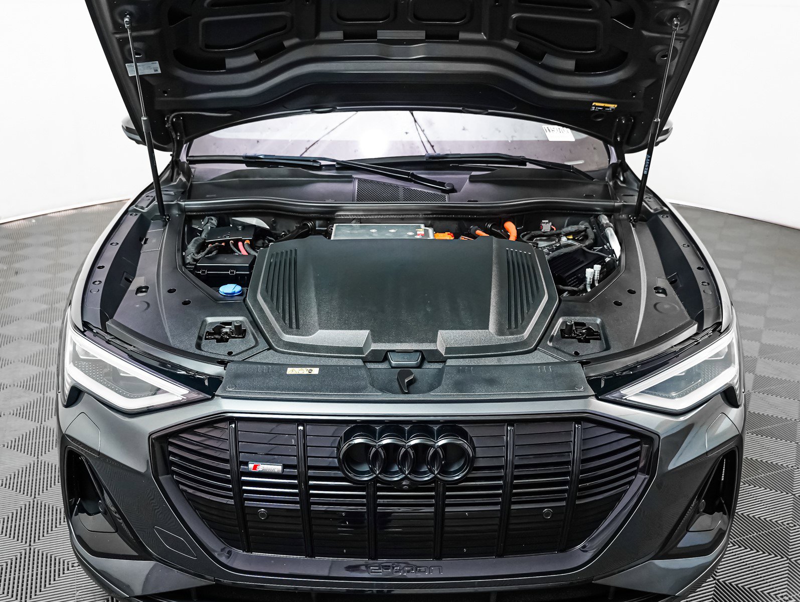 2022 Audi e-tron Sportback S line Premium photo 3