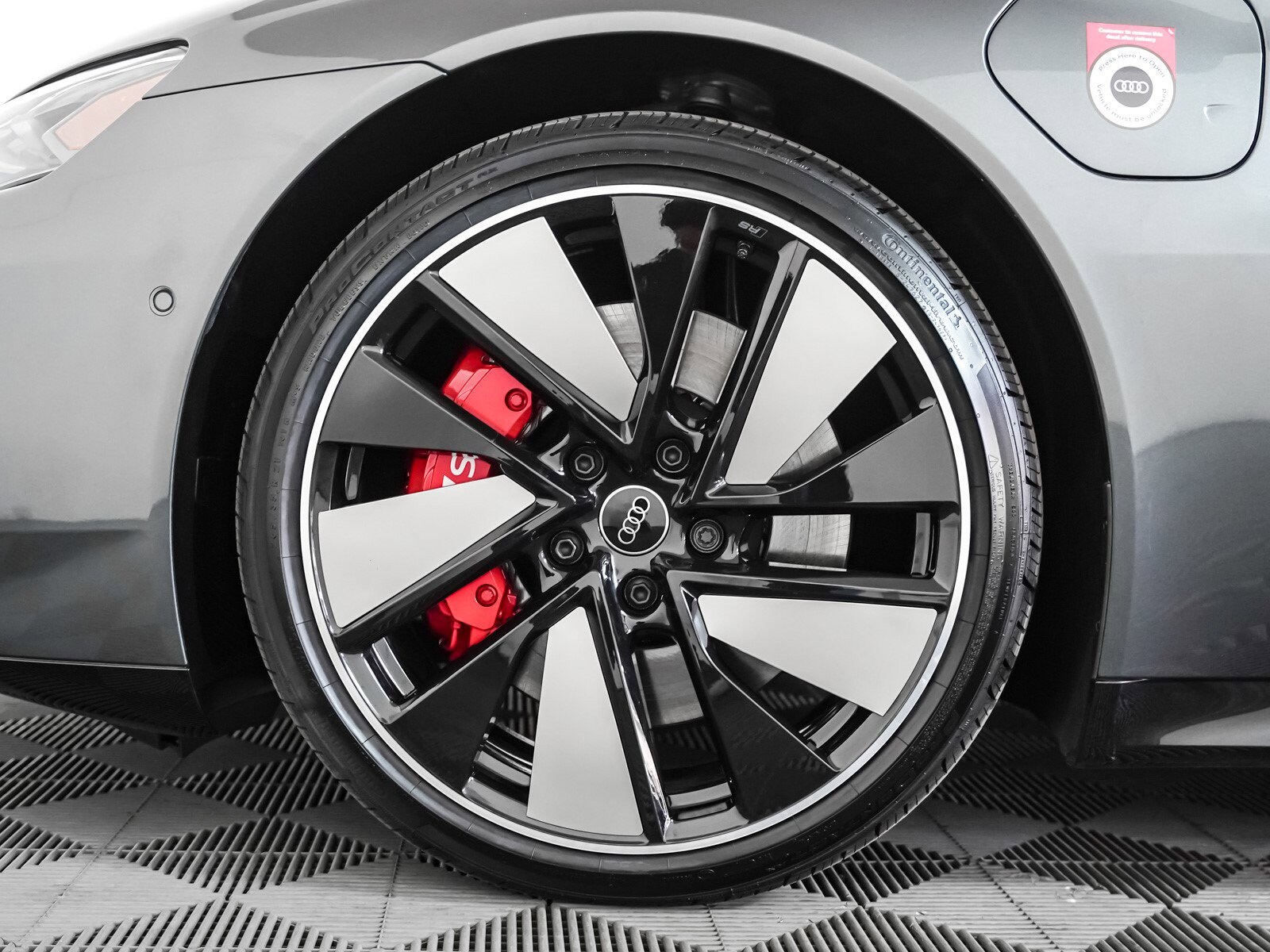 2025 Audi e-tron GT Premium Plus photo 3