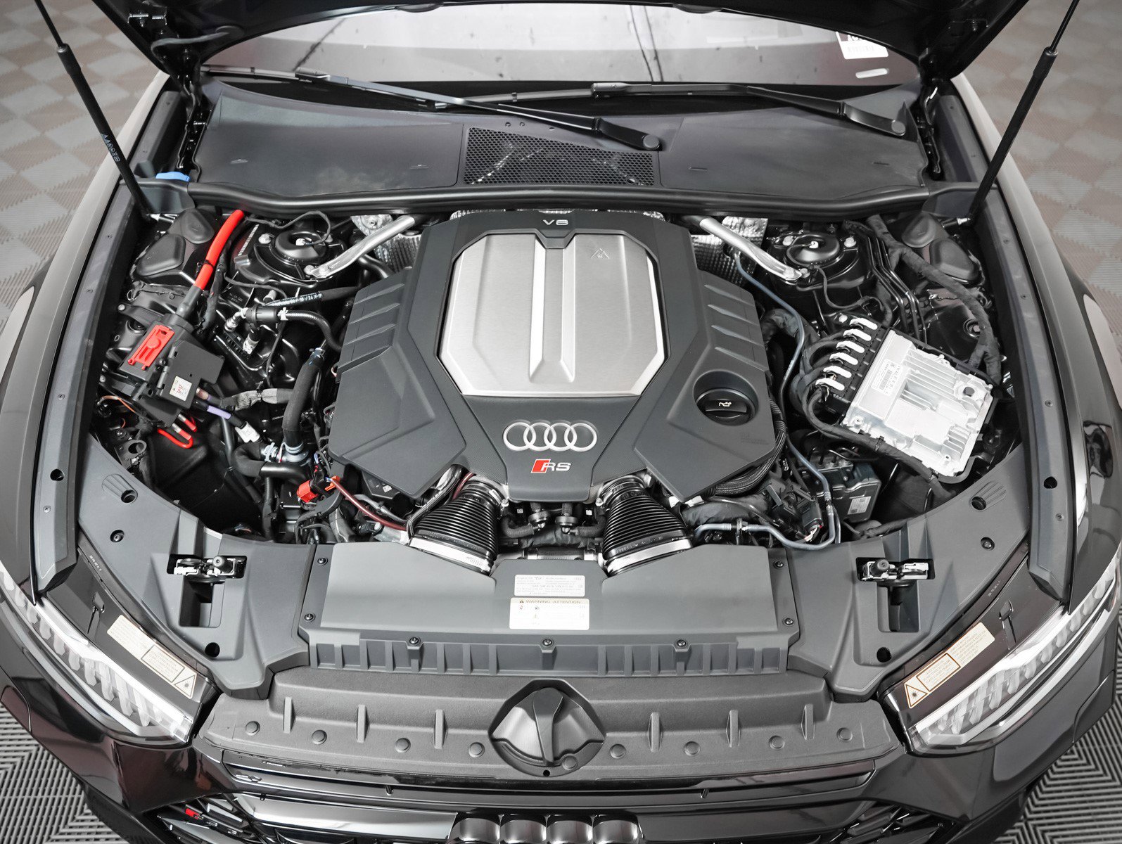 2025 Audi RS 6 Avant Performance photo 3