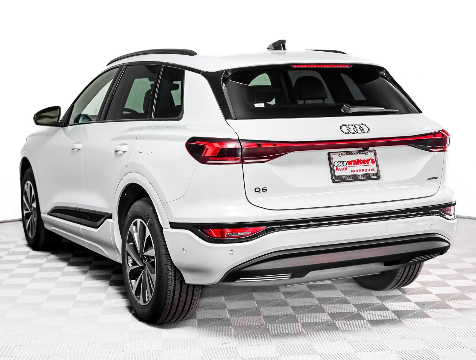 2025 Audi Q6 E-tron Premium photo 2