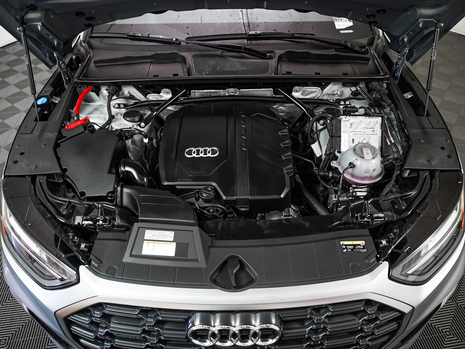 2025 Audi Q5 S line Premium Plus photo 3