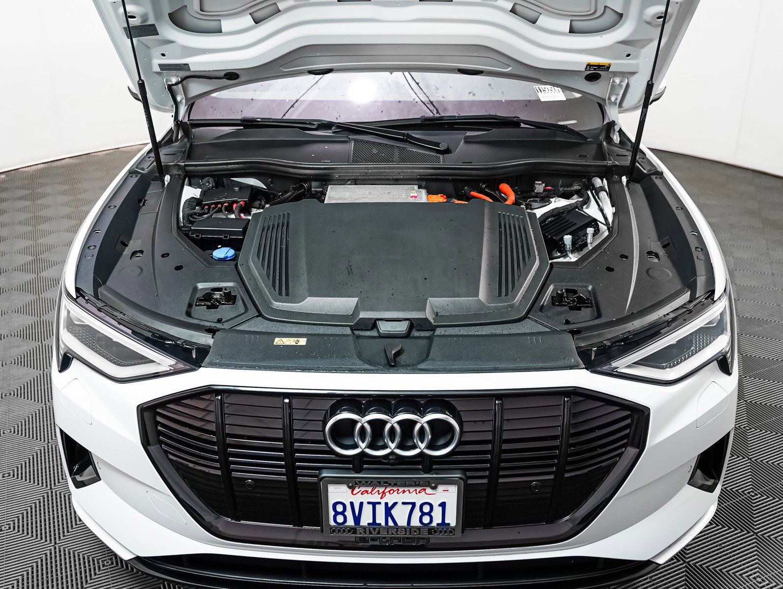 2021 Audi e-tron Premium photo 3