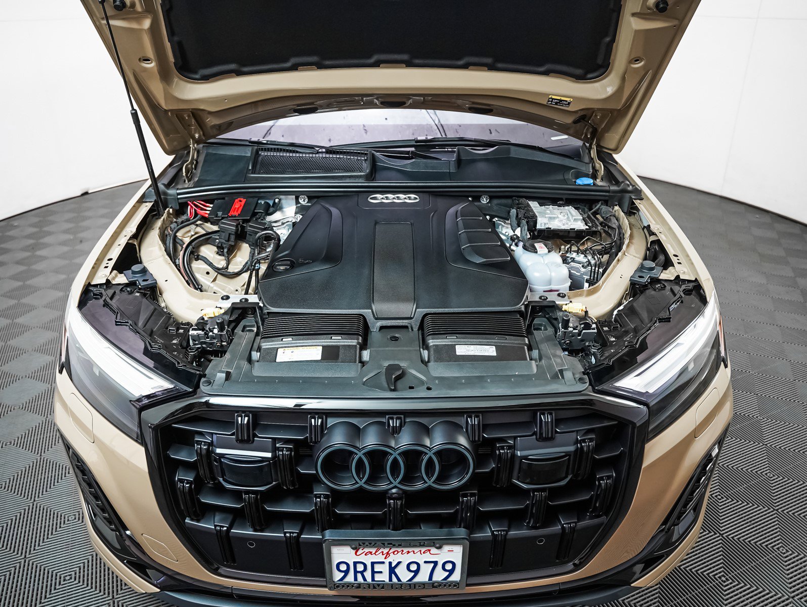 2025 Audi Q7 Premium Plus photo 3