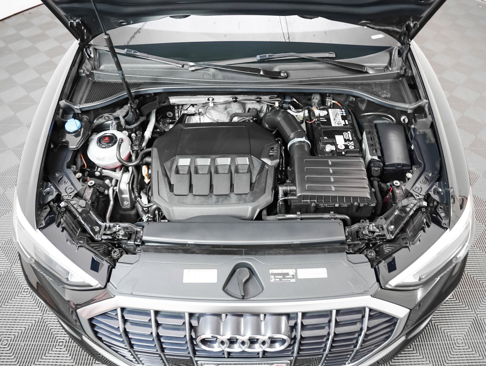 2022 Audi Q3 S line Premium photo 3