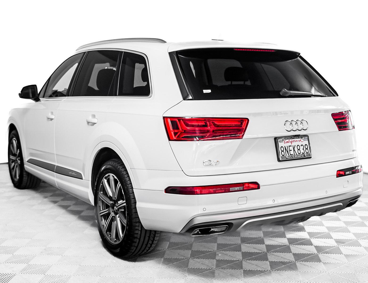 Used 2019 Audi Q7 Premium Plus with VIN WA1LAAF71KD038508 for sale in Riverside, CA