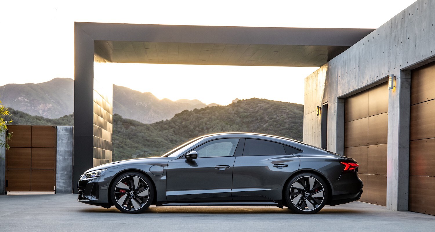 2022 Audi e-tron GT profile view