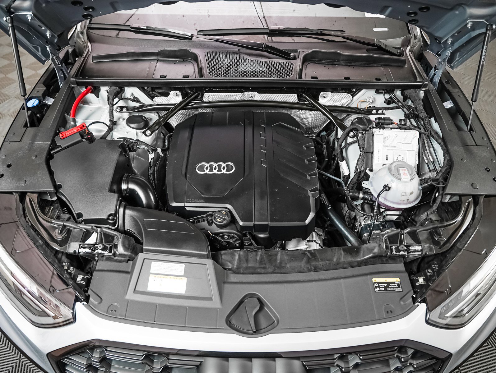 2025 Audi Q5 S line Premium Plus photo 3