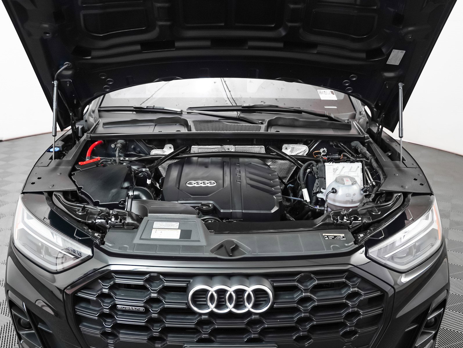 2025 Audi Q5 S line Premium photo 3