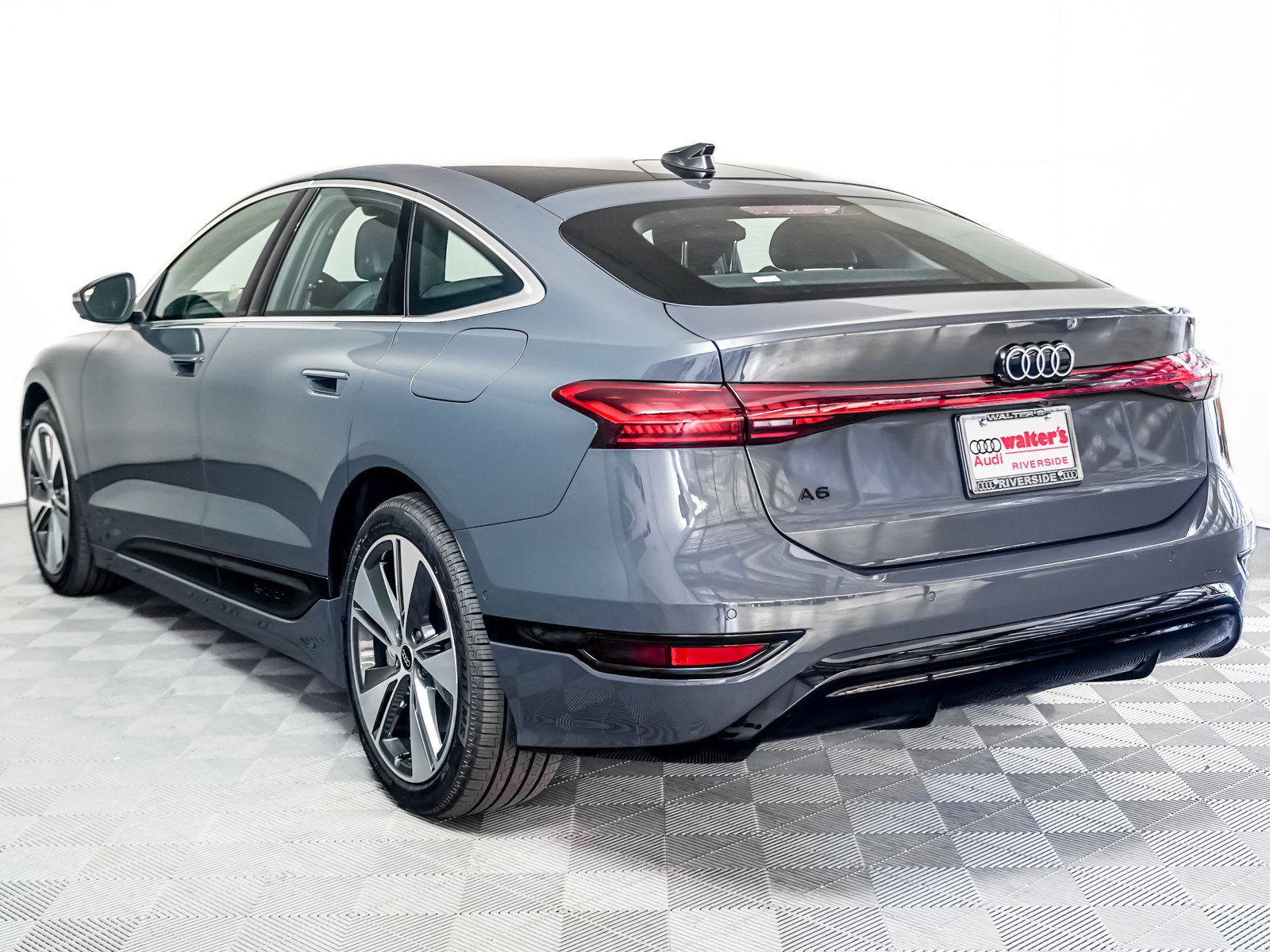 2025 Audi A6 Premium Plus photo 2