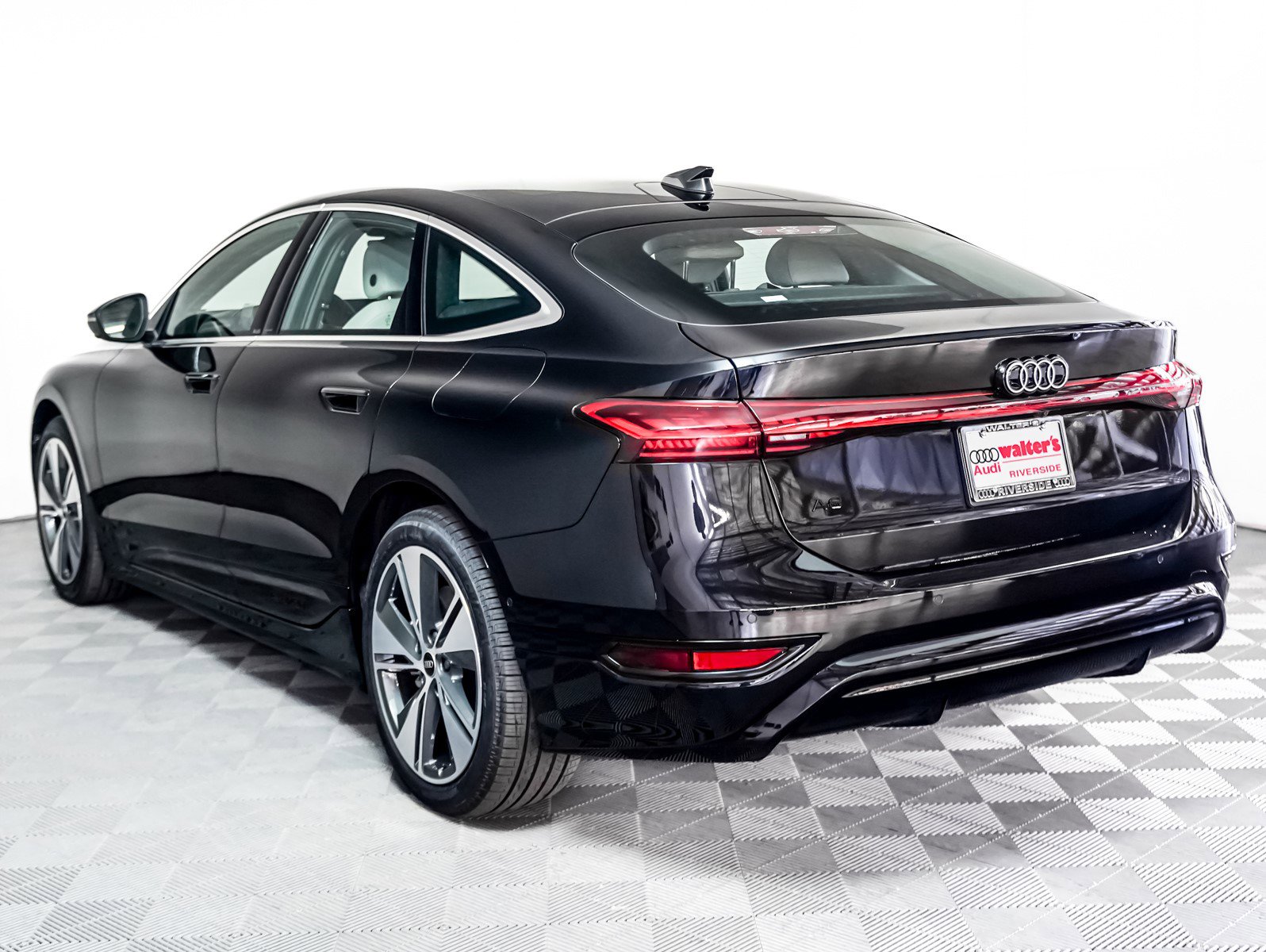 2025 Audi A6 Premium Plus photo 2