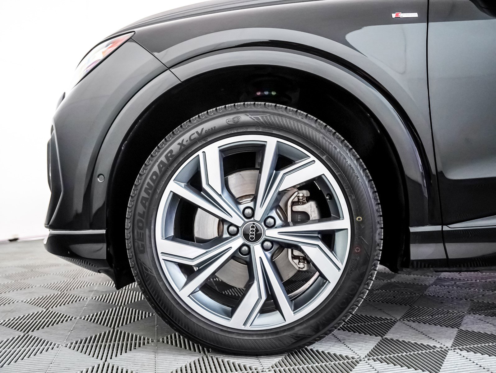 2023 Audi Q4 E-tron Sportback Premium Plus photo 3