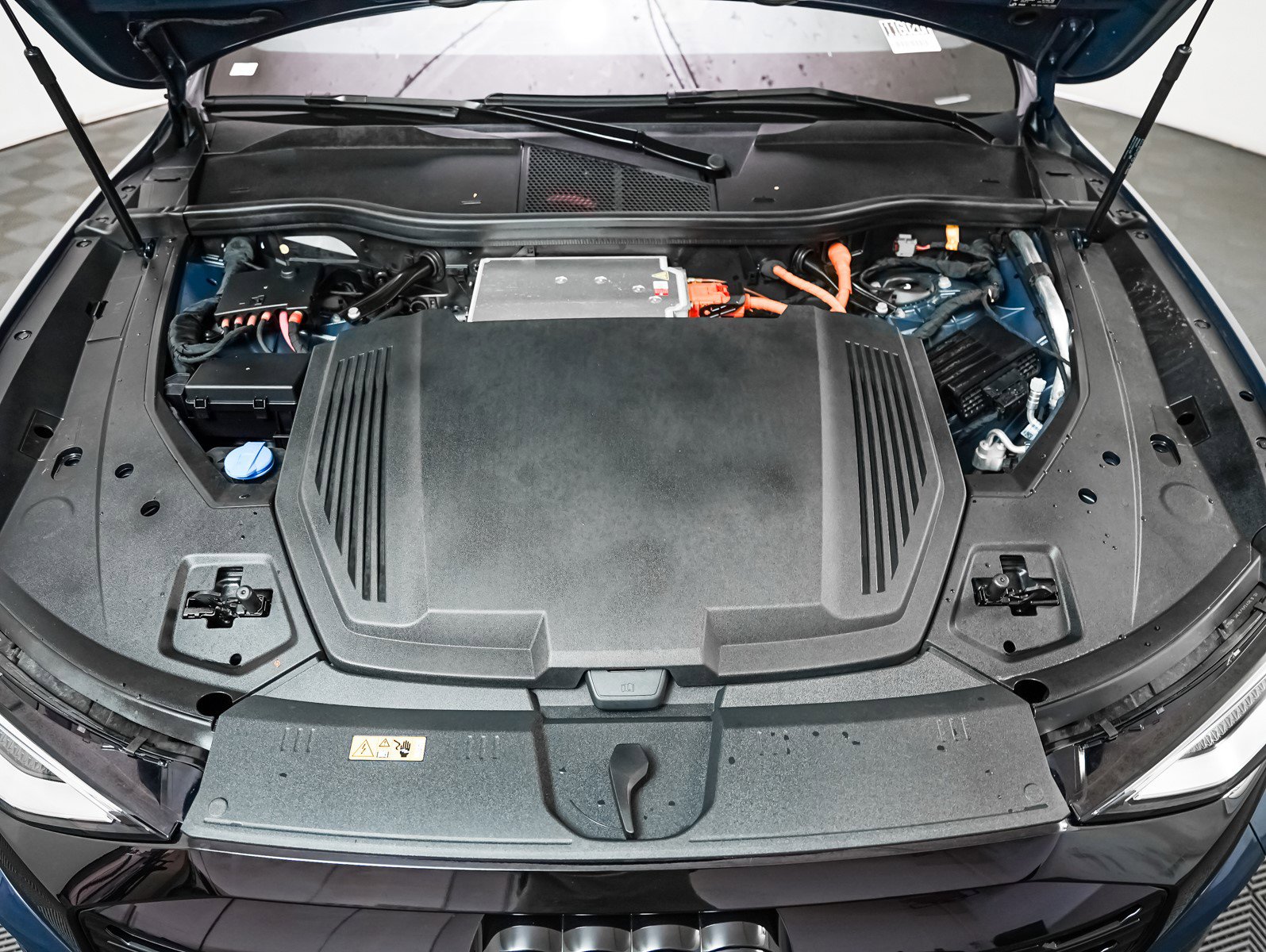 2024 Audi Q8 E-tron line Premium Plus photo 2