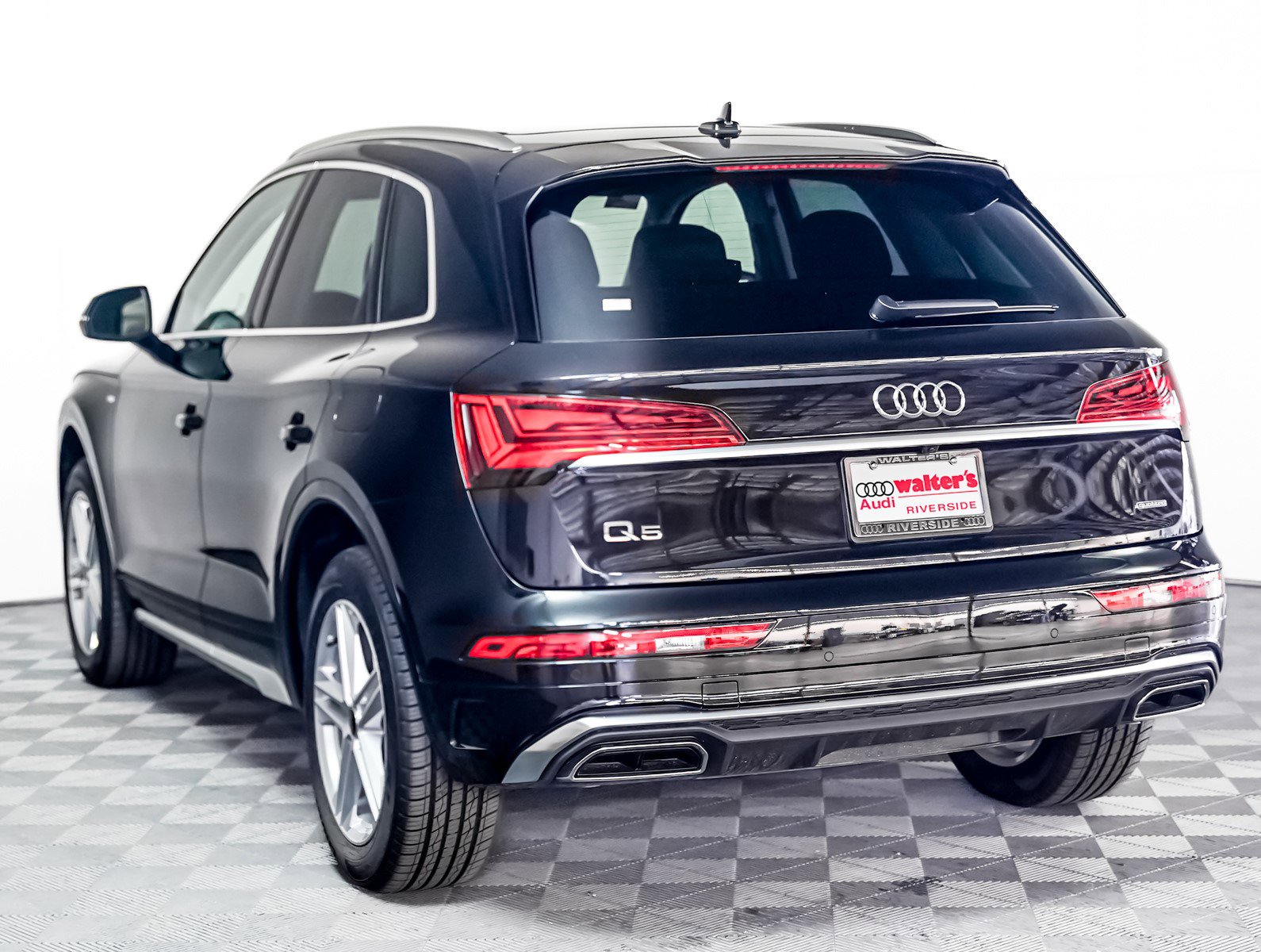 2025 Audi Q5 55 S line Premium Plus photo 2