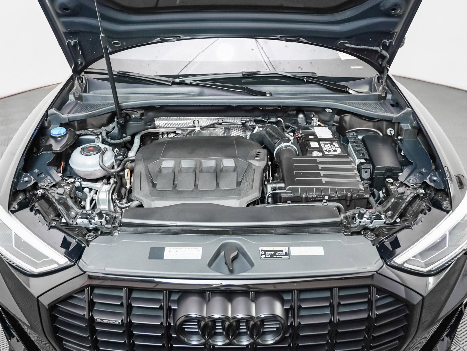 2025 Audi Q3 S line Premium photo 3