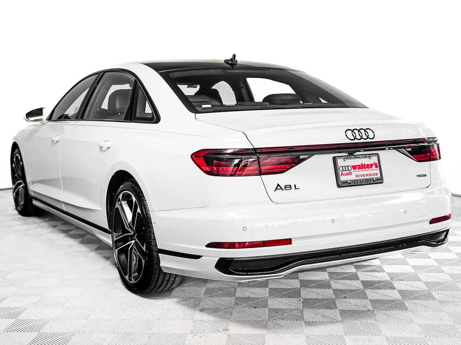2025 Audi A8 L 55 photo 2