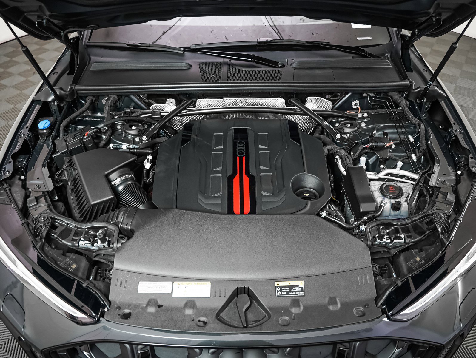 2025 Audi SQ5 Premium Plus photo 3