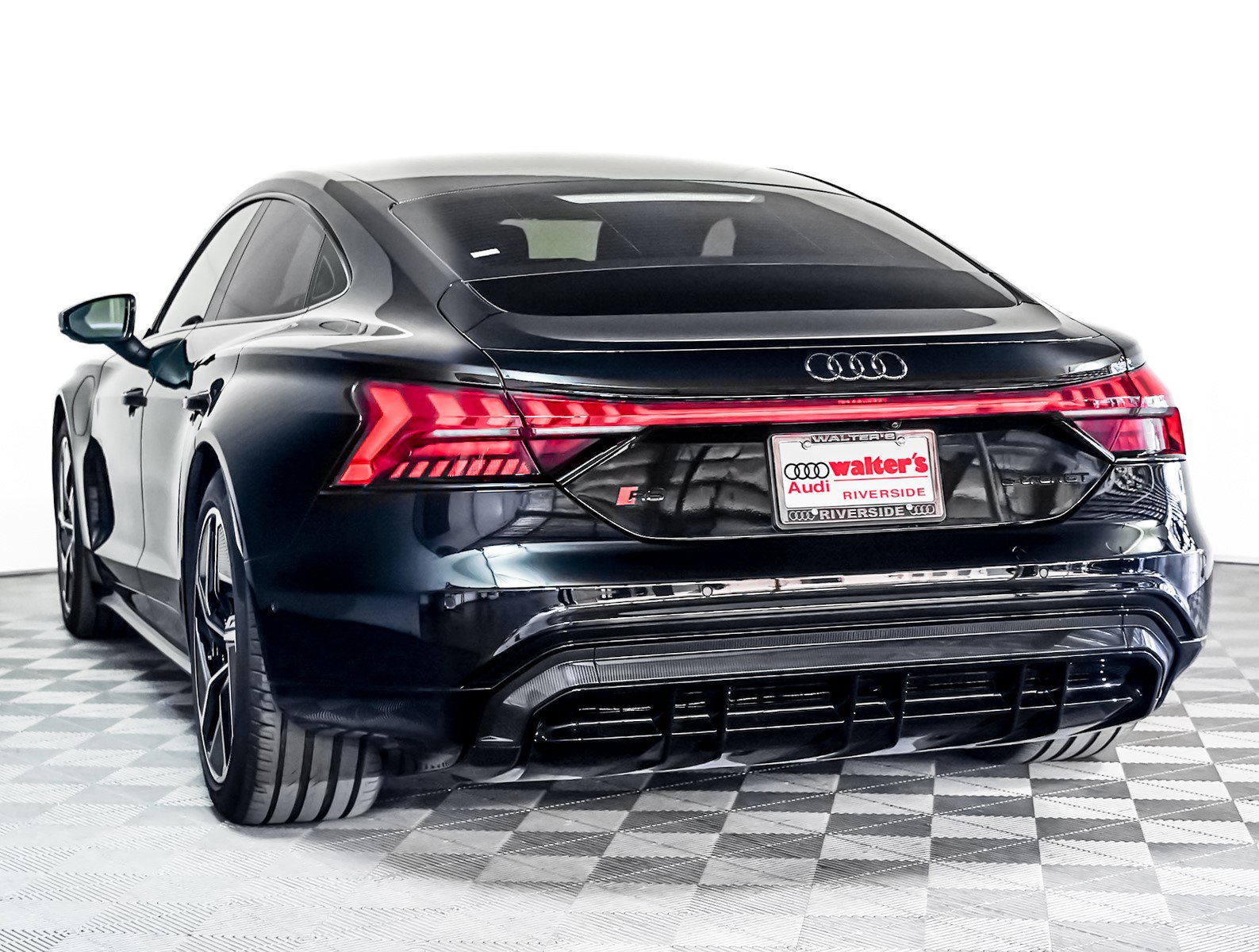 2024 Audi RS e-tron GT Base photo 2