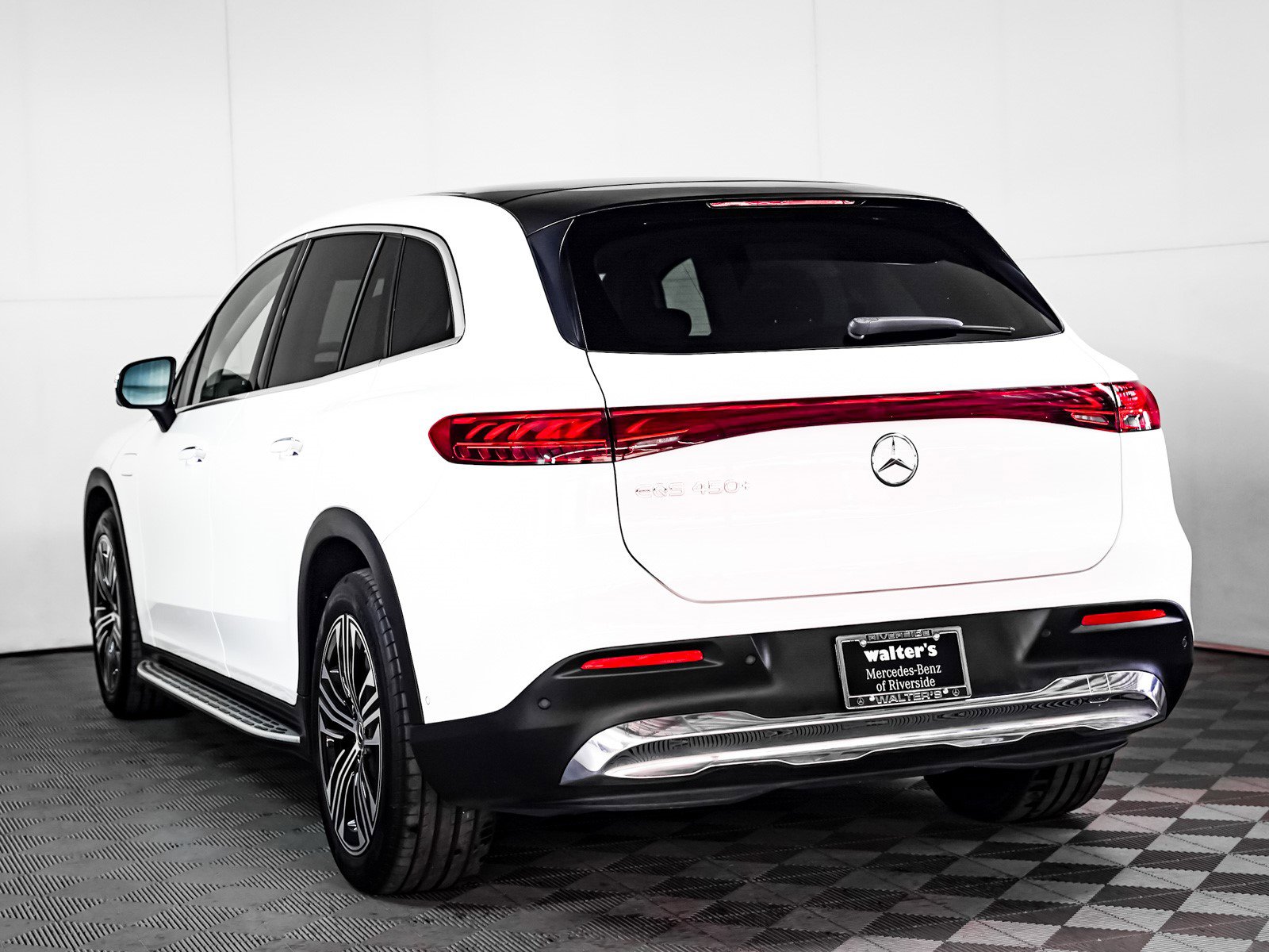 2023 Mercedes Benz EQS SUV 450 photo 2