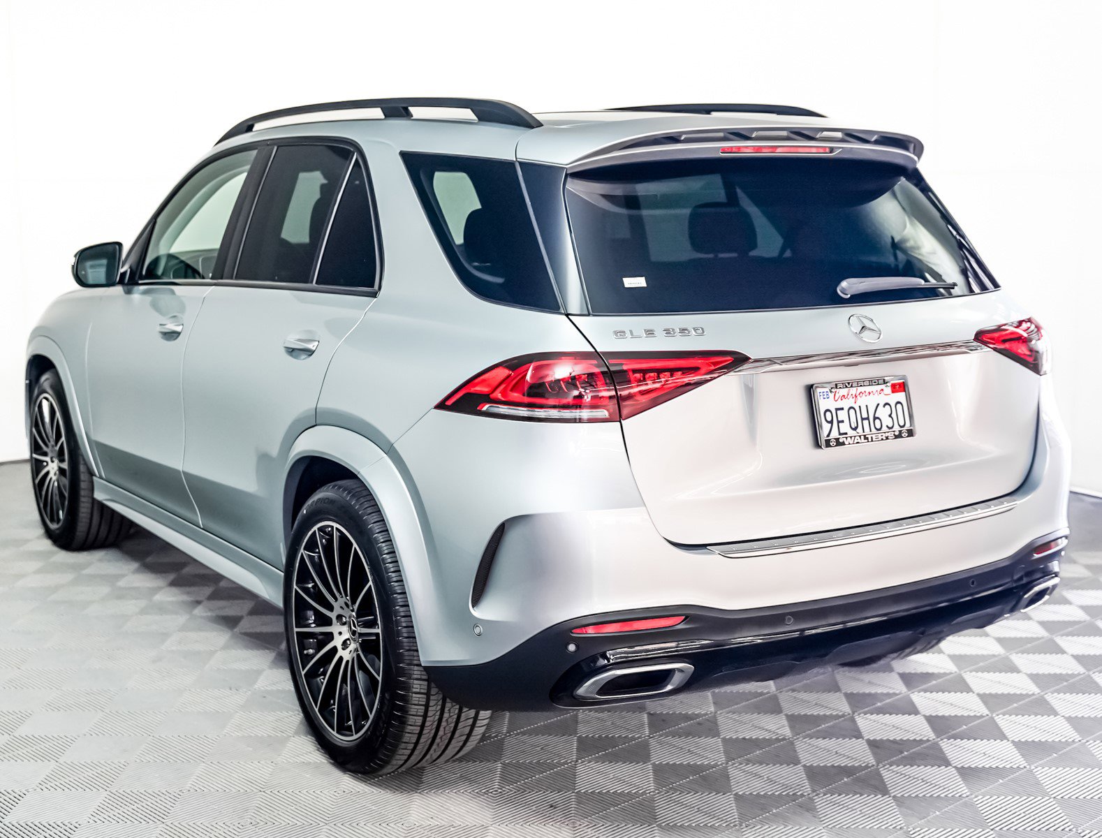 2023 Mercedes Benz GLE 350 photo 2