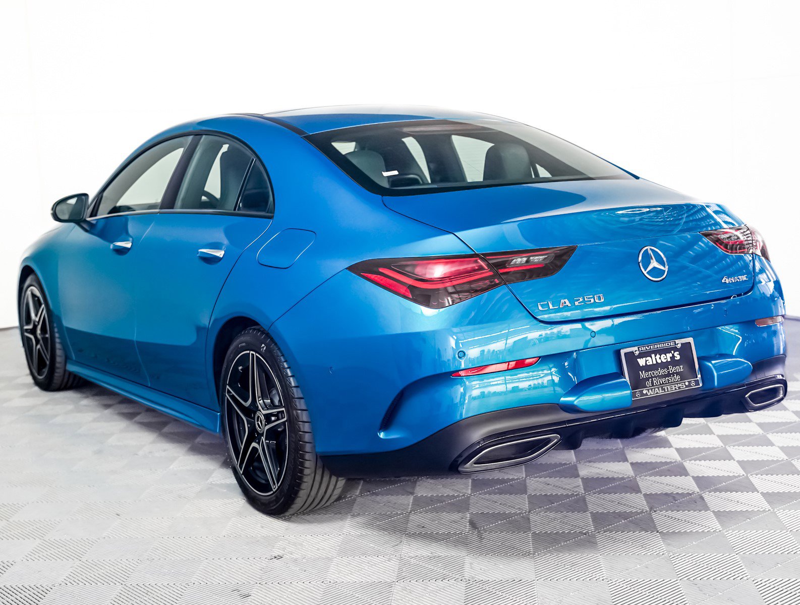 2024 Mercedes Benz CLA 250 4MATIC photo 2