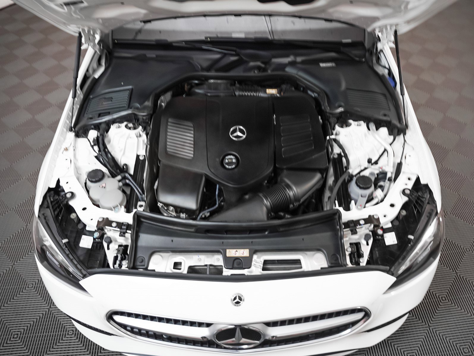 2023 Mercedes Benz C 300 photo 3