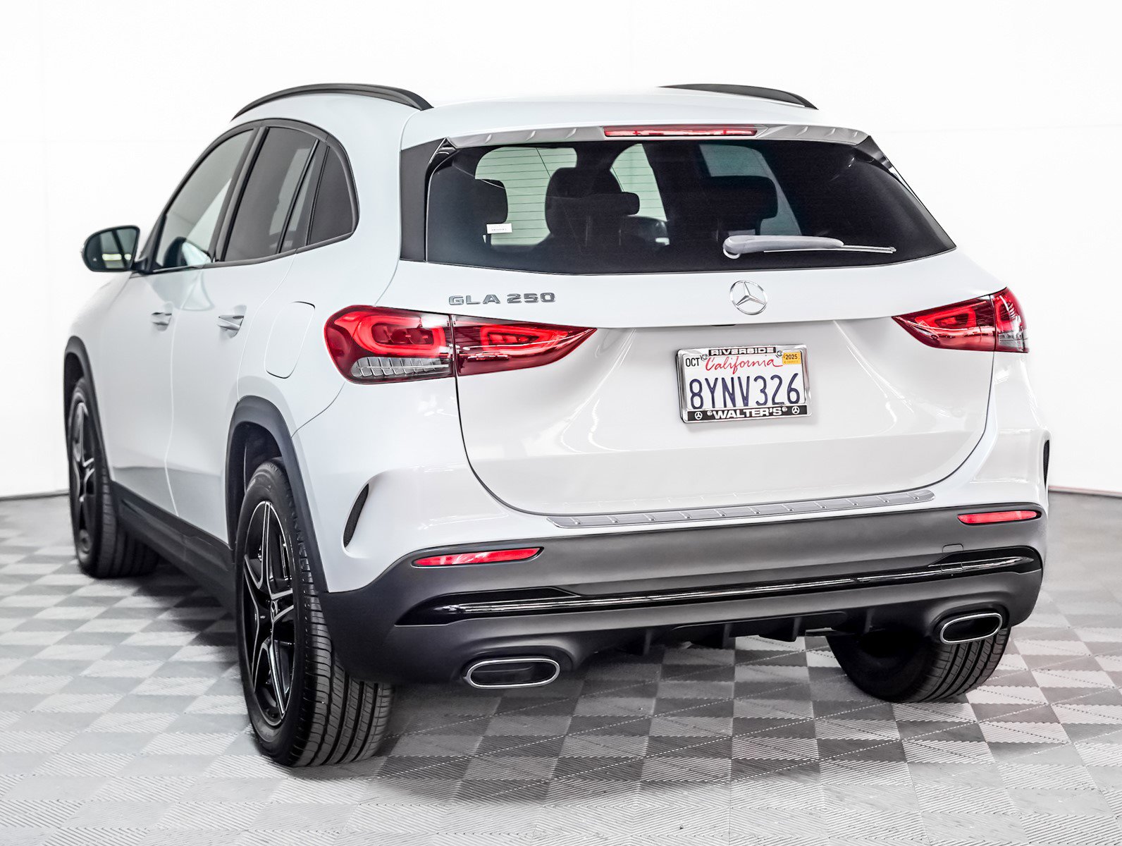 2022 Mercedes Benz GLA 250 photo 2