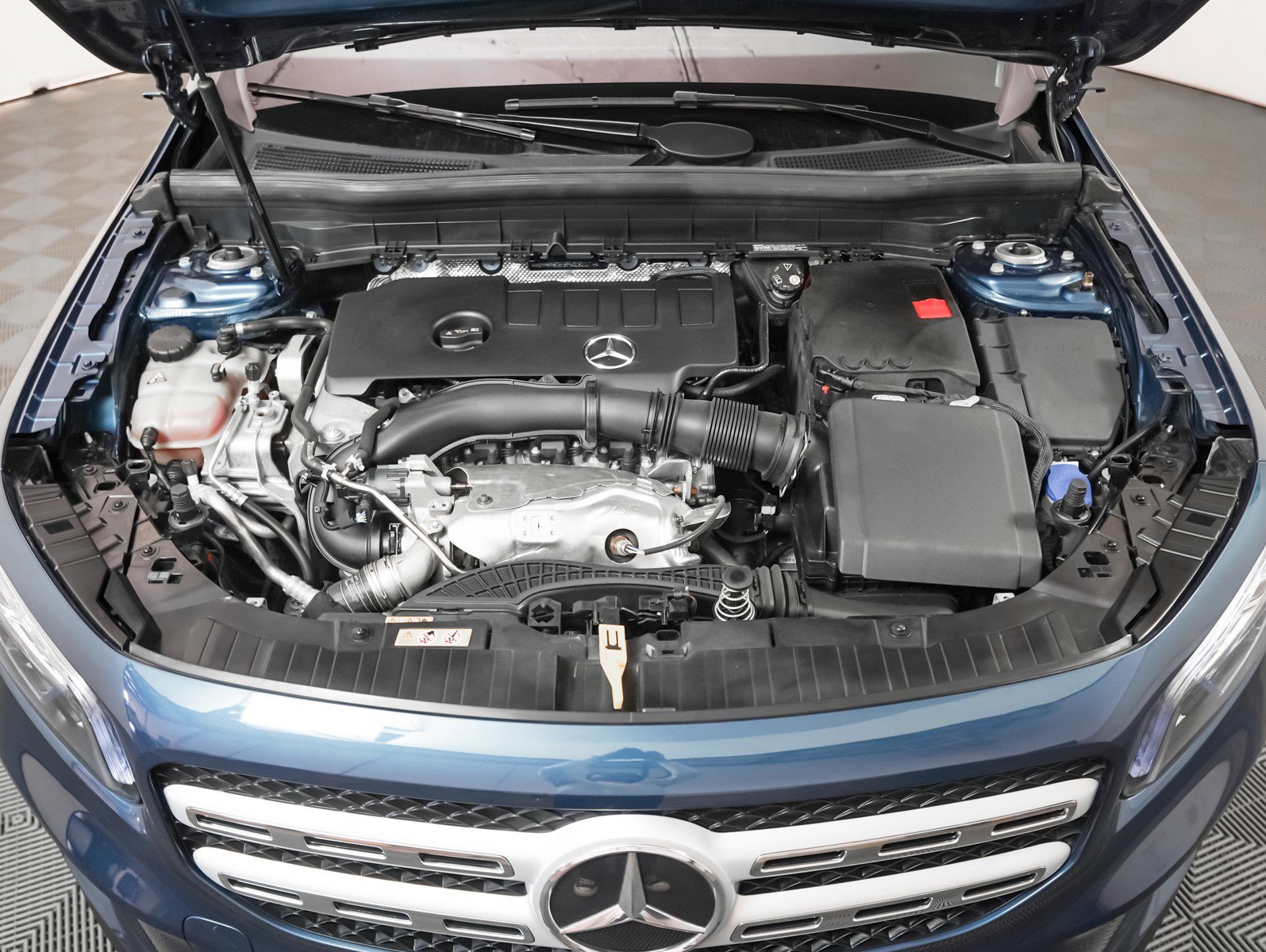 2023 Mercedes Benz GLB 250 photo 3