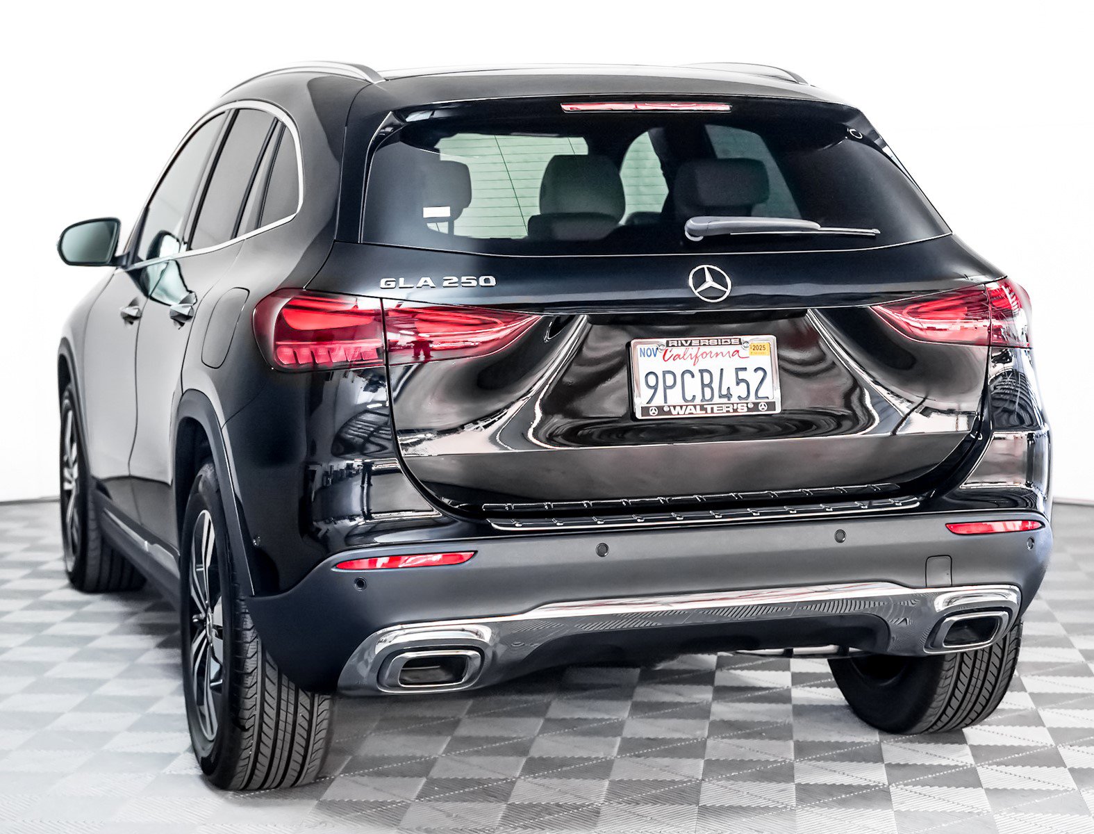 2025 Mercedes Benz GLA 250 photo 2