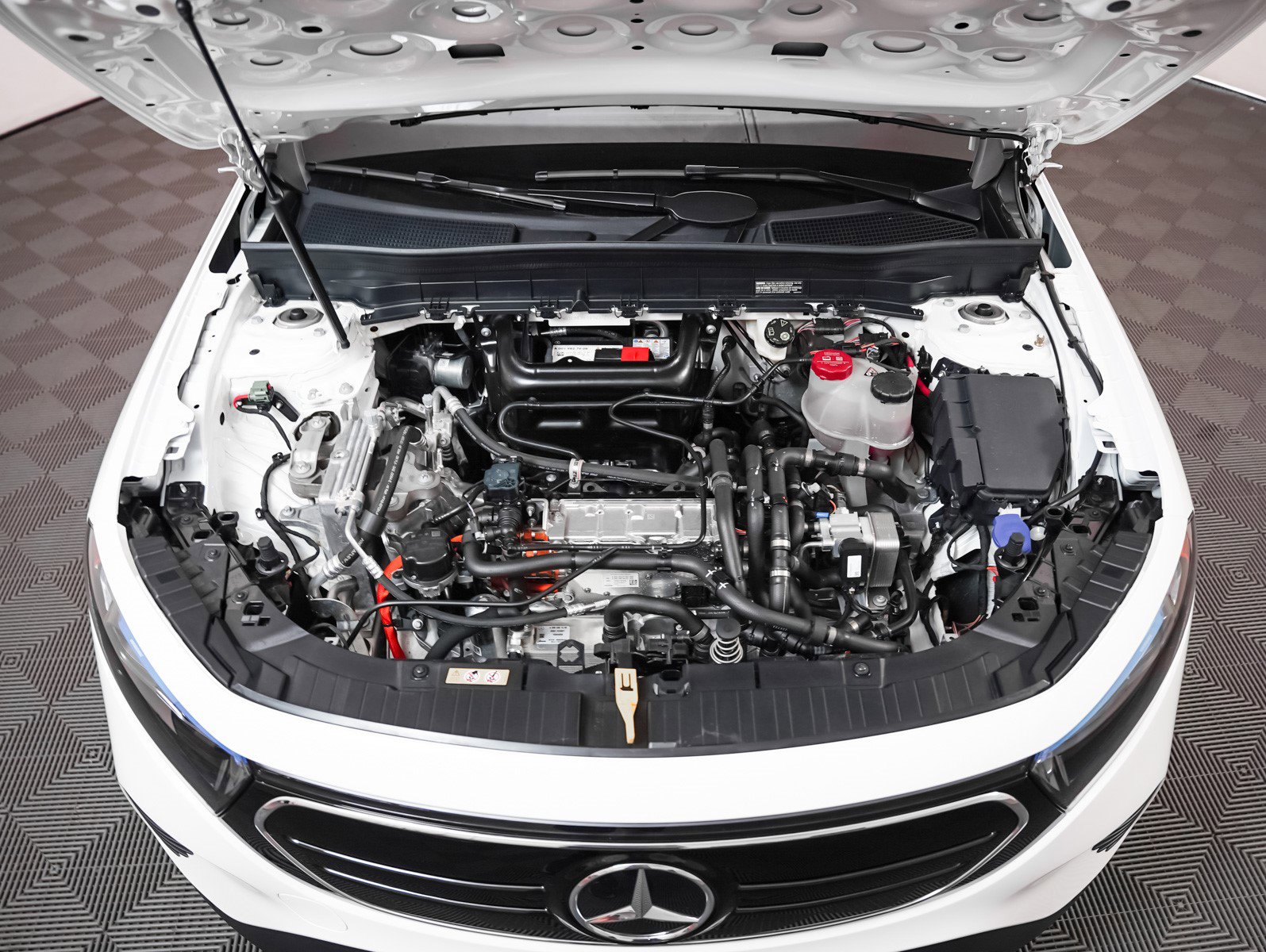 2023 Mercedes Benz EQB 300 4MATIC photo 3