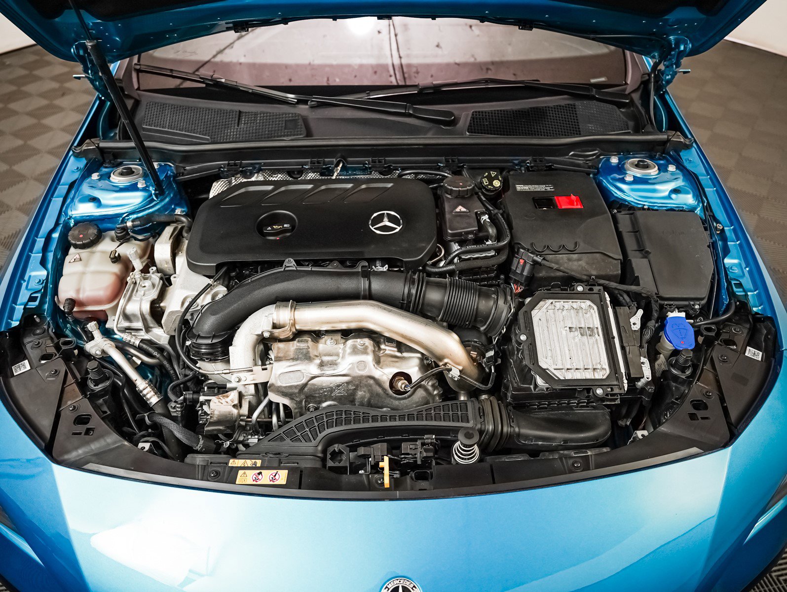 2024 Mercedes Benz CLA 250 4MATIC photo 3
