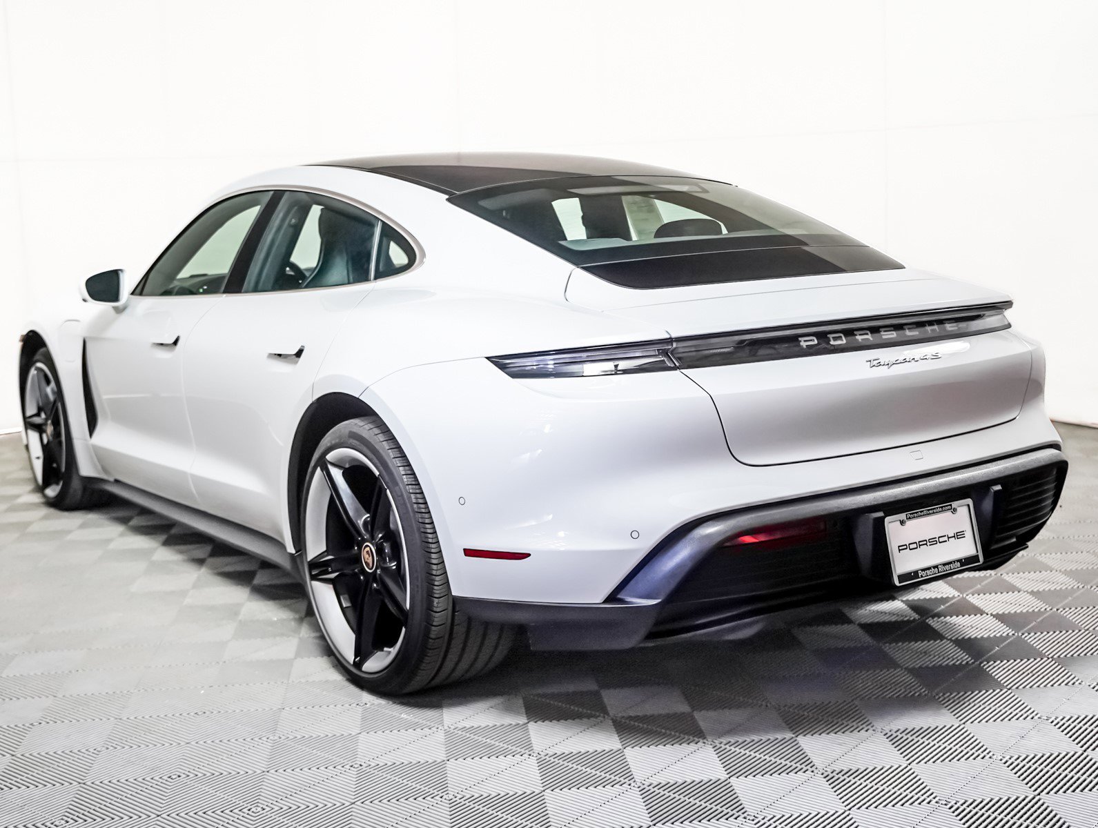 2020 Porsche Taycan 4S photo 3