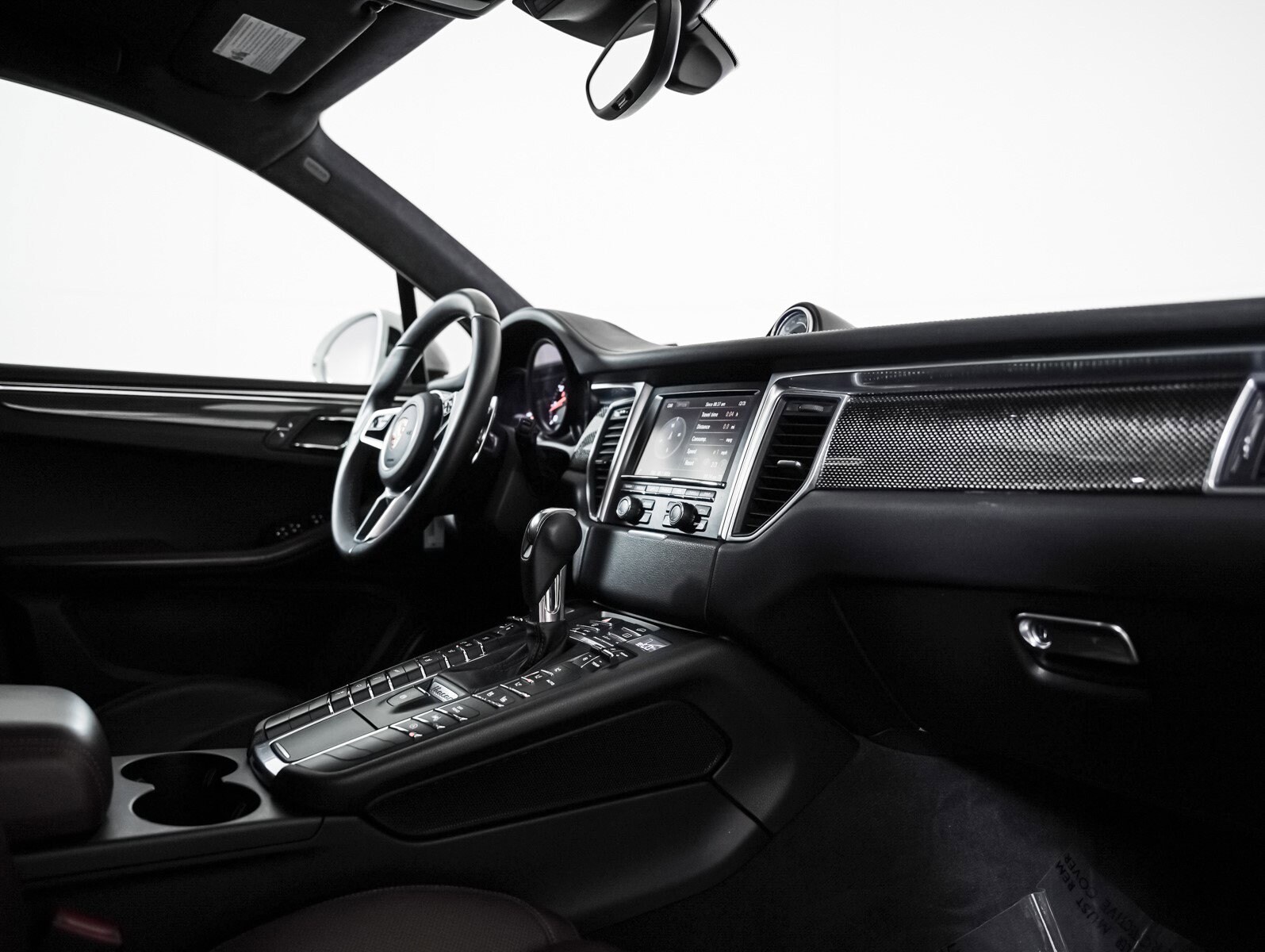 2015 Porsche Macan Turbo photo 3