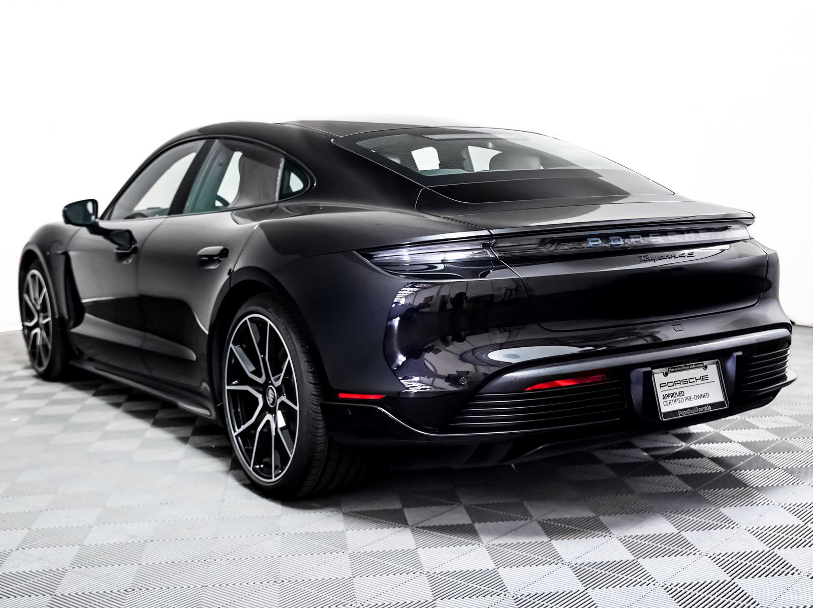 2023 Porsche Taycan 4S photo 3