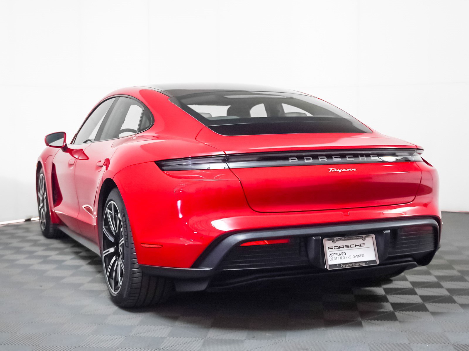 2023 Porsche Taycan photo 3