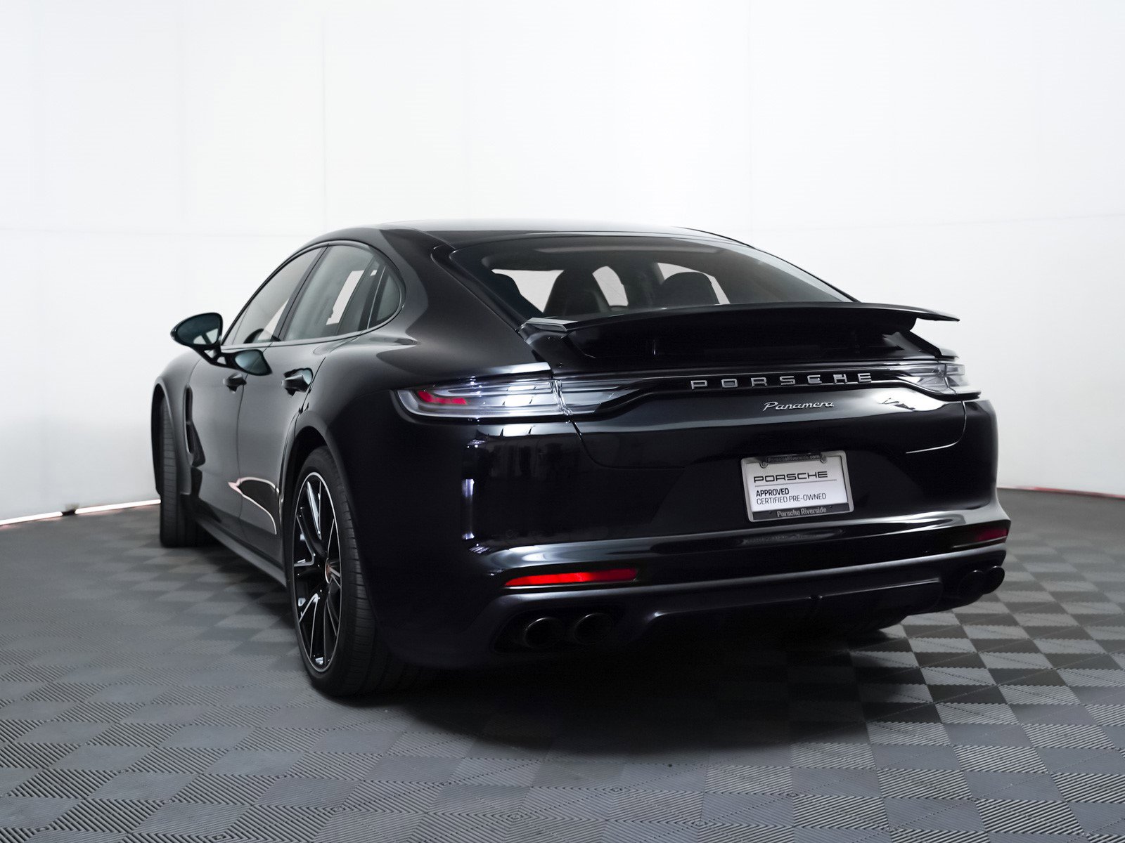 2022 Porsche Panamera Platinum photo 3