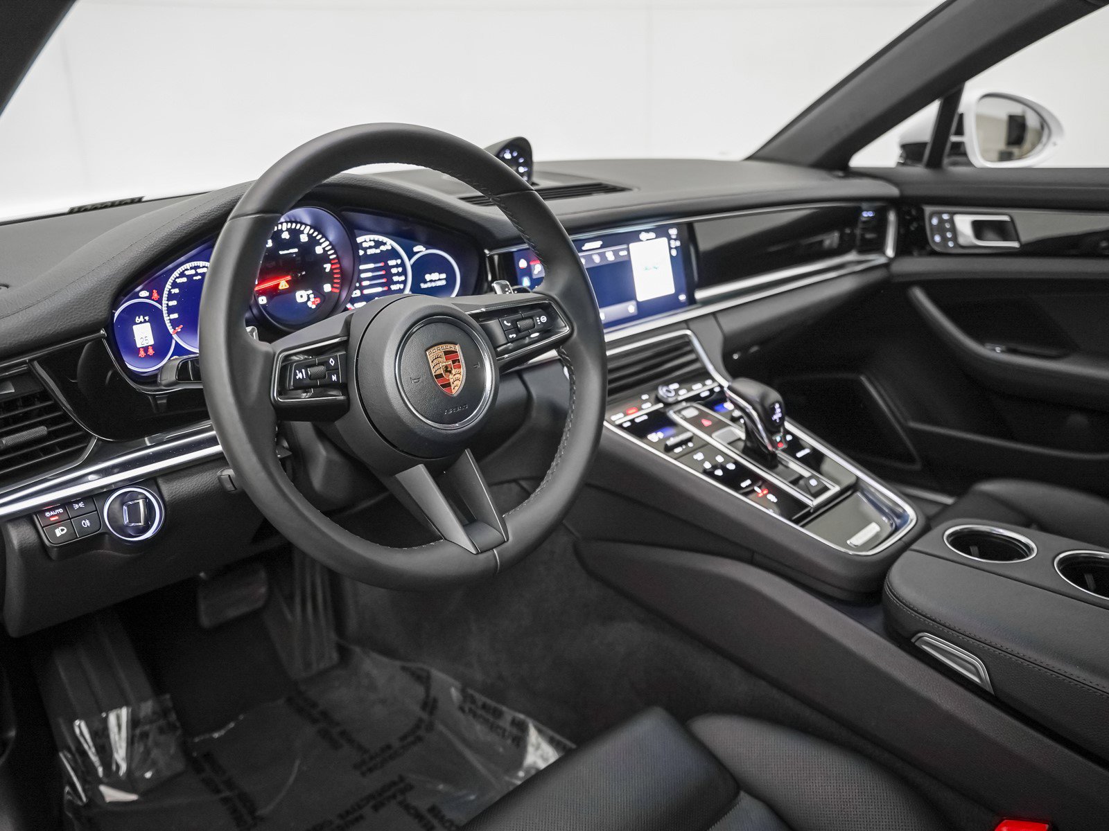 2022 Porsche Panamera 4 photo 3