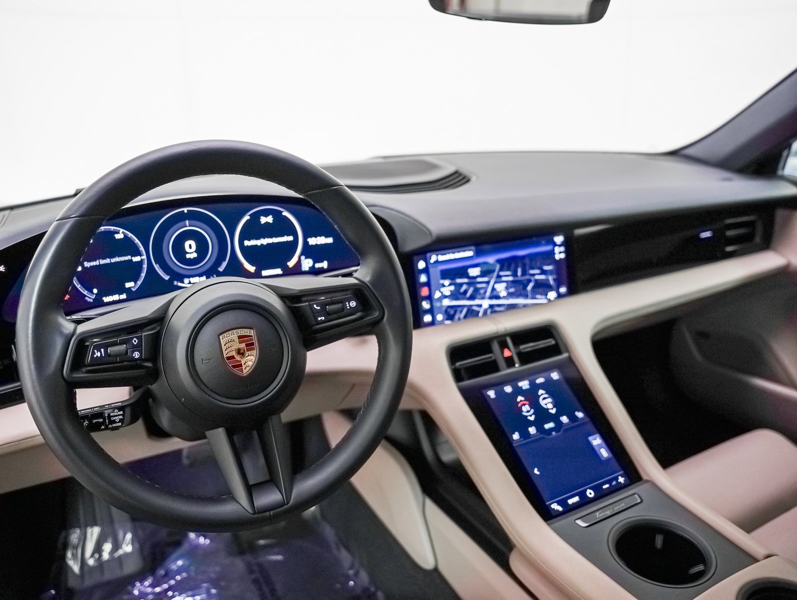 2022 Porsche Taycan photo 4