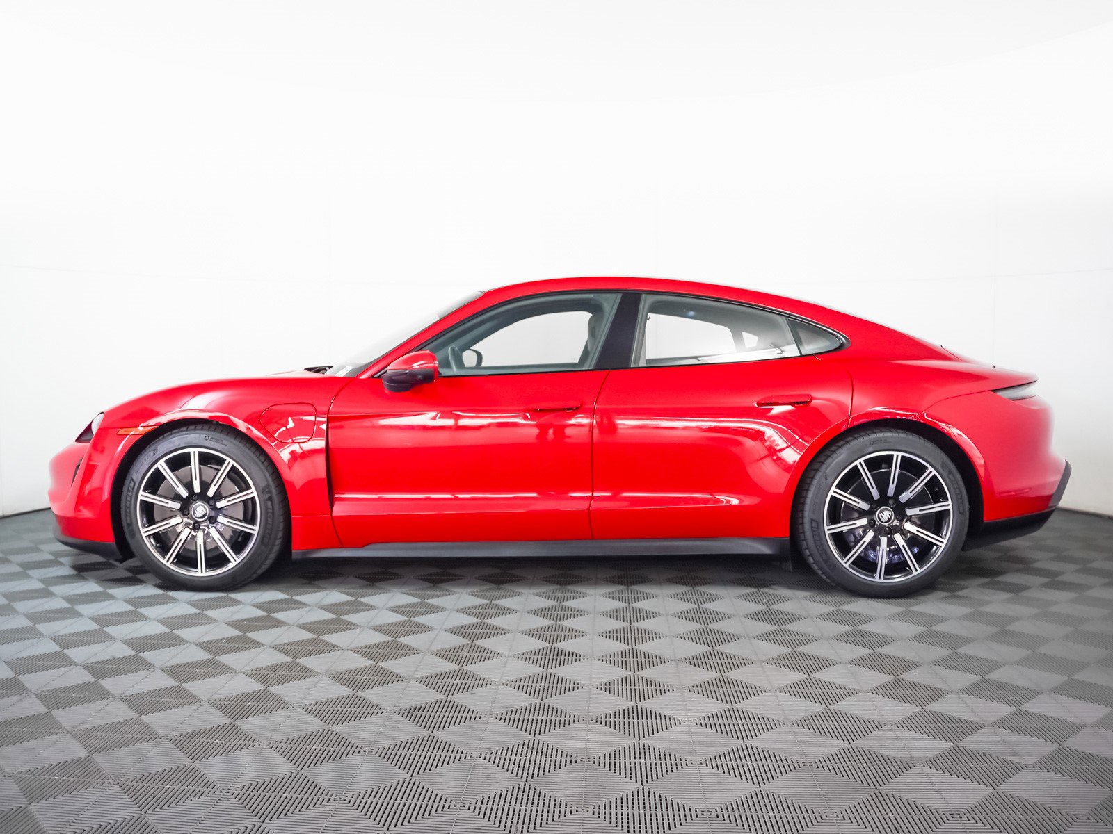 2023 Porsche Taycan photo 2