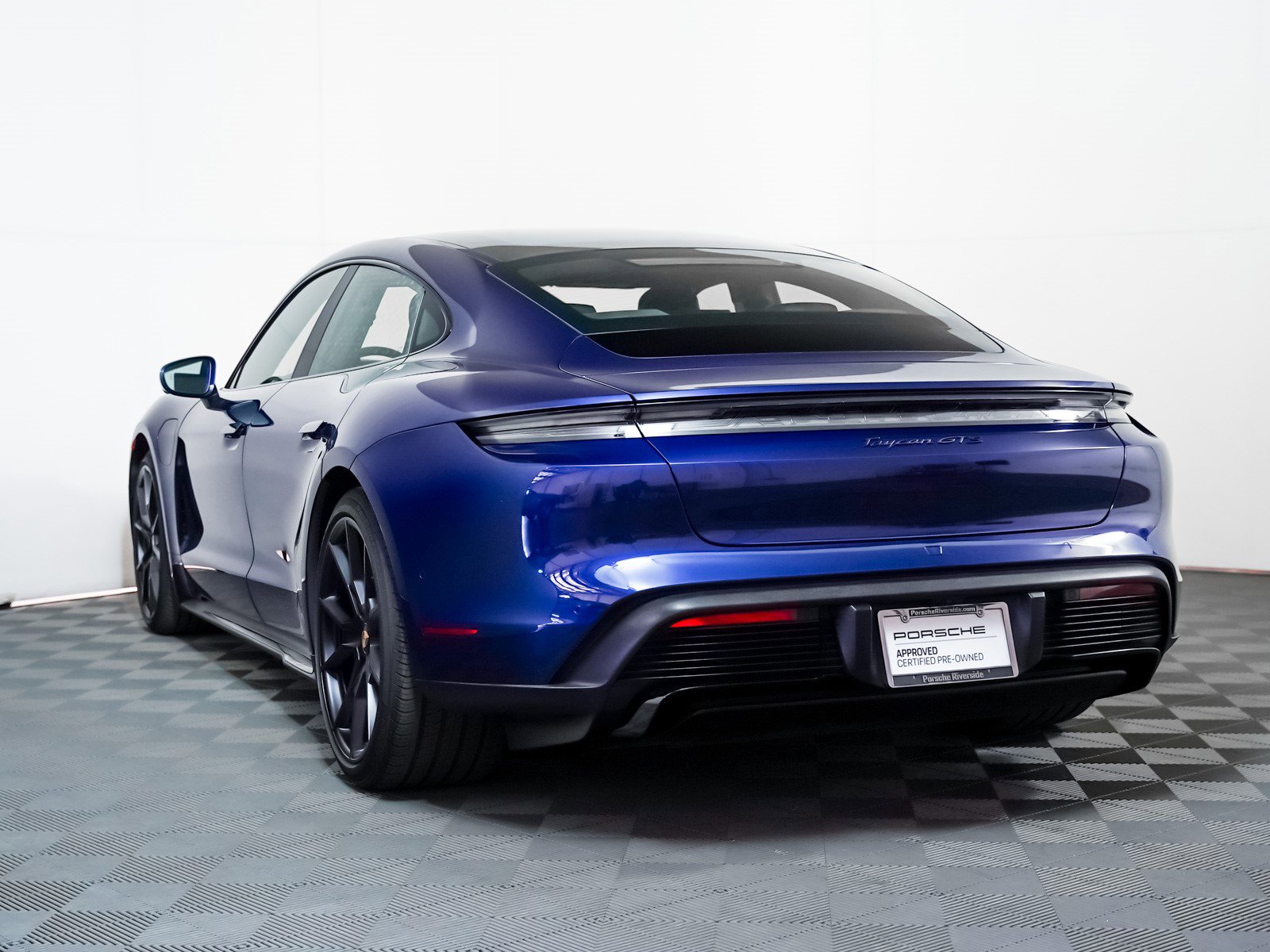 2024 Porsche Taycan GTS photo 3