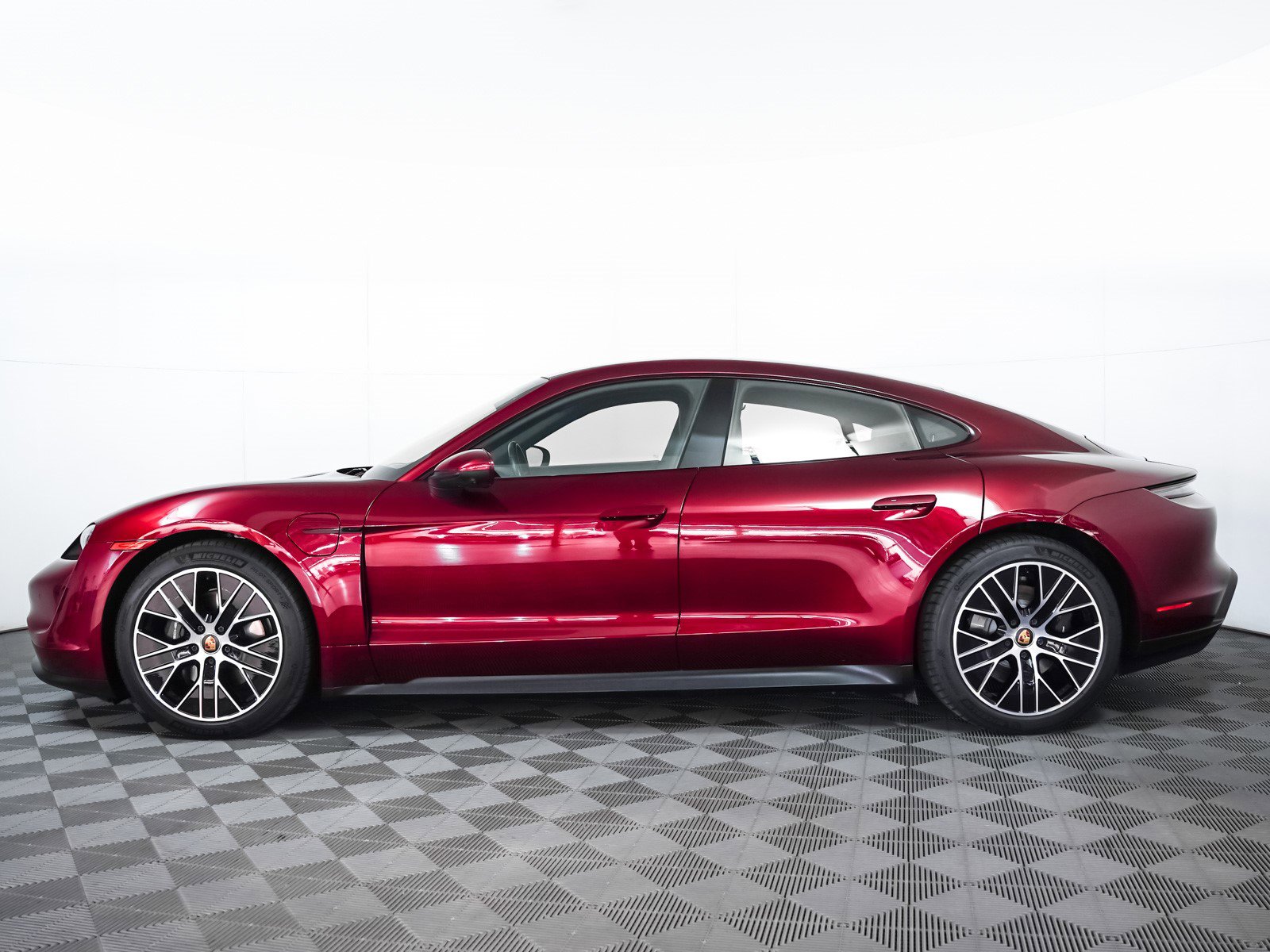 2022 Porsche Taycan photo 2