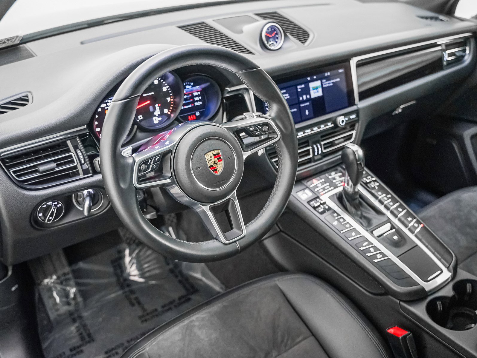 2021 Porsche Macan Base photo 4