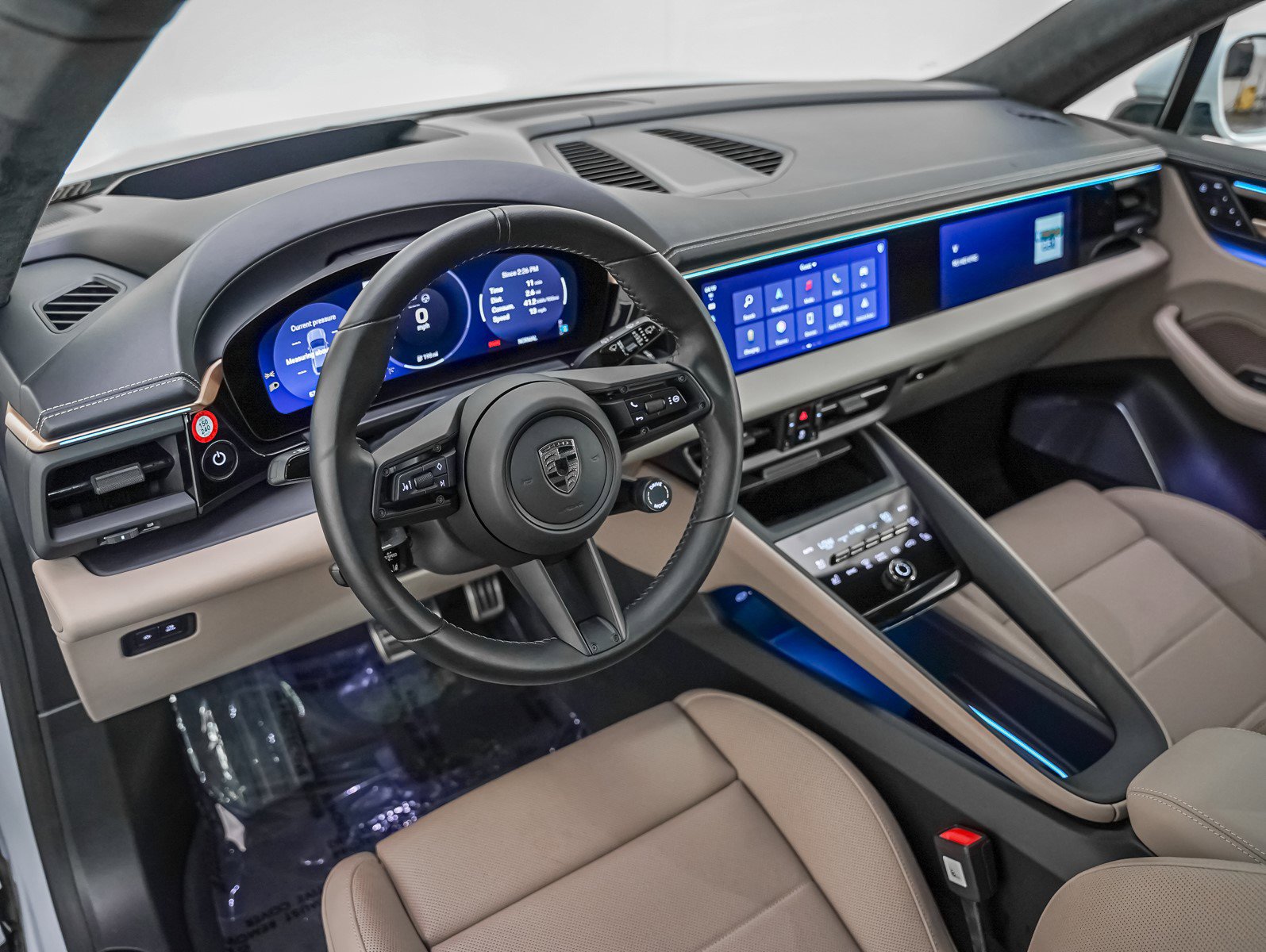 2024 Porsche Macan Electric Turbo photo 4