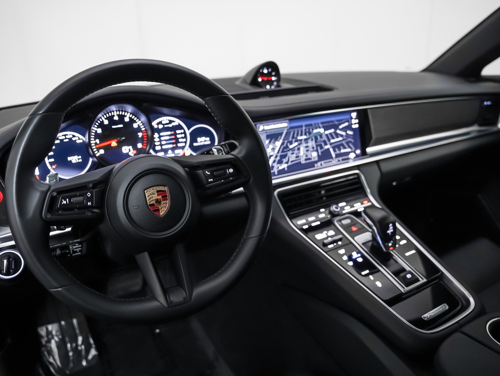 2022 Porsche Panamera Platinum photo 4