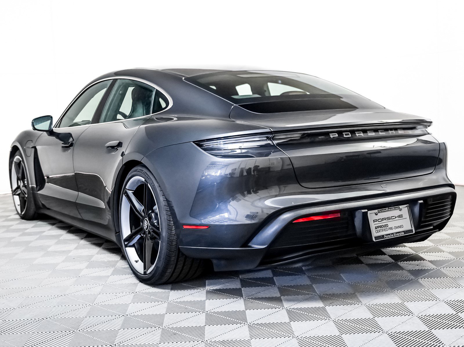 2021 Porsche Taycan 4S photo 3