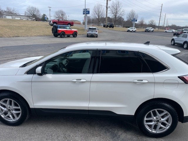 Used 2024 Ford Edge SEL with VIN 2FMPK4J90RBA63930 for sale in Kansas City