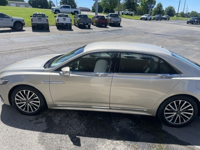 Used 2017 Lincoln Continental Select with VIN 1LN6L9TP5H5632095 for sale in Kansas City